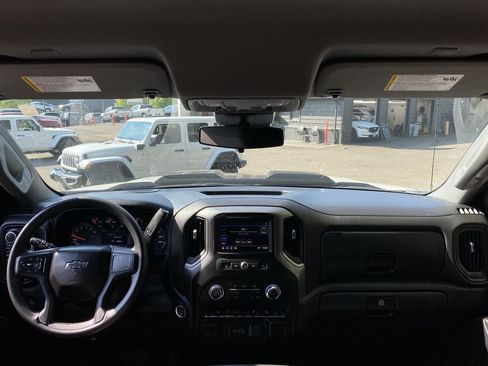 Used 2022 Chevrolet Silverado 1500 Custom Trail Boss AWD/4WD image 12
