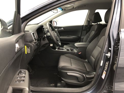 Used 2019 Kia Sportage LX image 11