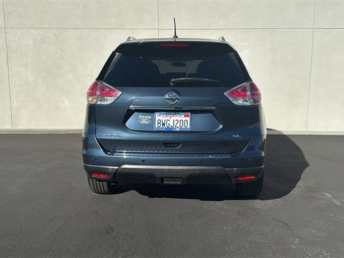 Used 2016 Nissan Rogue SL image 3