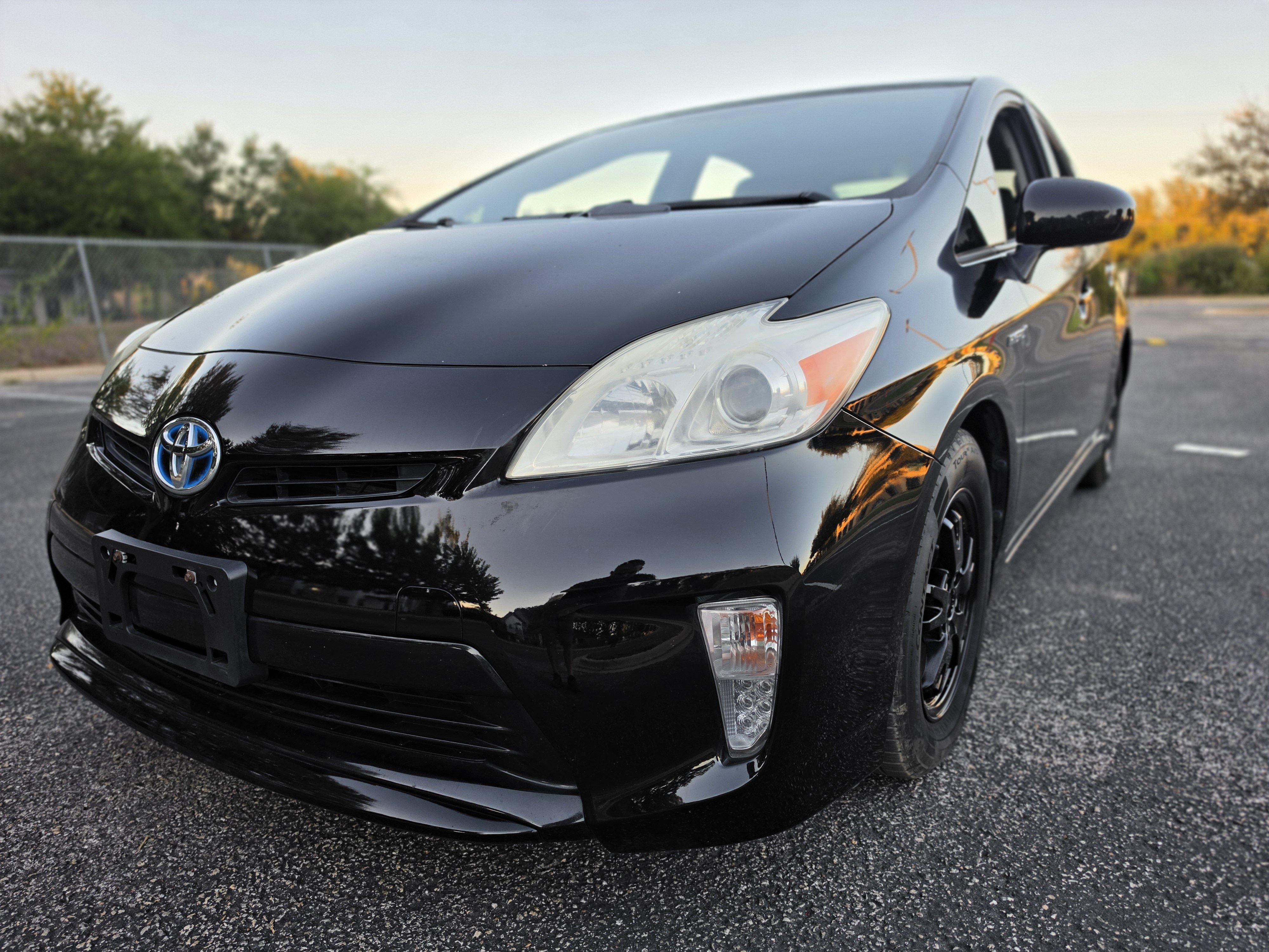 Used 2013 Toyota Prius Four w/ Deluxe Solar Roof Pkg FWD image 3