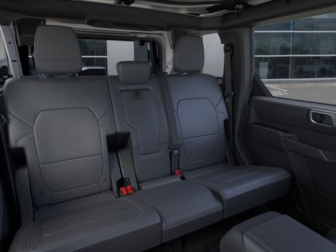 New 2026 Ford Bronco Outer Banks w/ Sasquatch Package AWD/4WD image 13