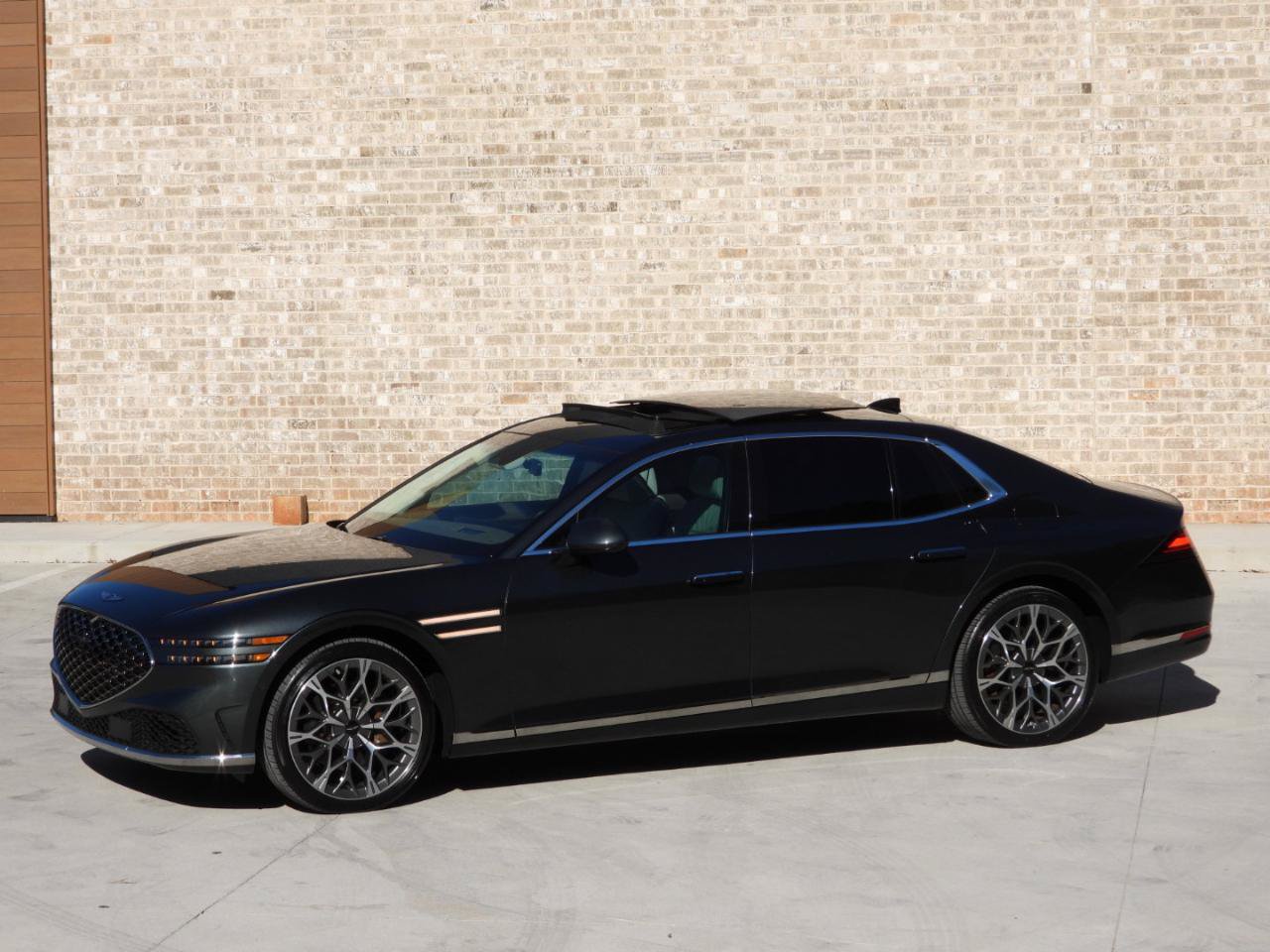 Used 2023 Genesis G90 3.5T AWD/4WD image 45