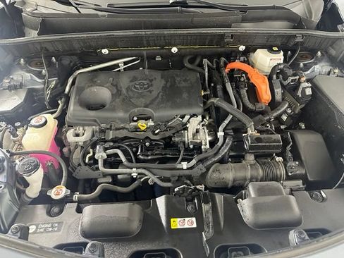 Used 2021 Toyota Venza XLE w/ Softex Package AWD/4WD image 11