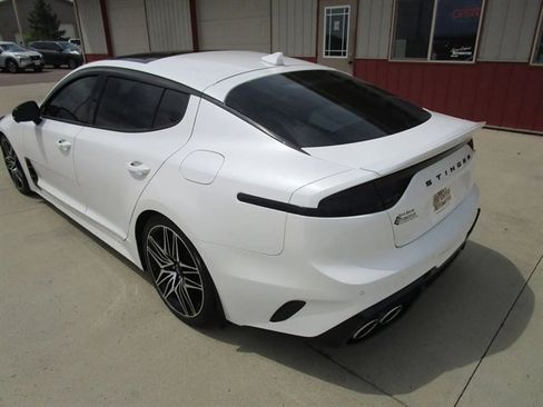 Used 2022 Kia Stinger GT2 AWD/4WD image 9