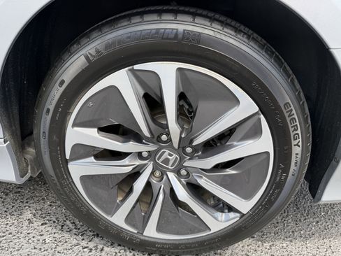 Used 2019 Honda Accord Touring image 10