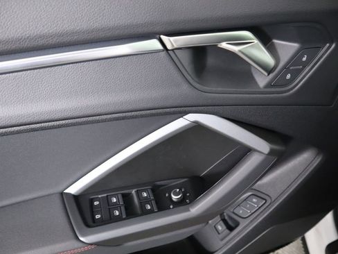 Used 2025 Audi Q3 2.0T Premium Plus w/ Premium Plus Package image 25