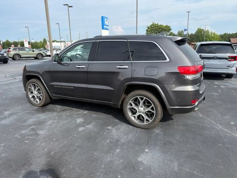 Used 2019 Jeep Grand Cherokee Overland AWD/4WD image 5