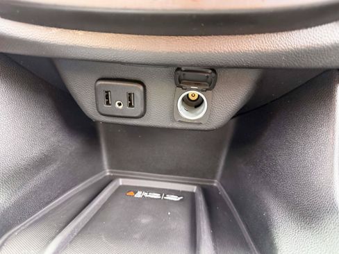 Used 2023 Chevrolet Traverse LT FWD image 22