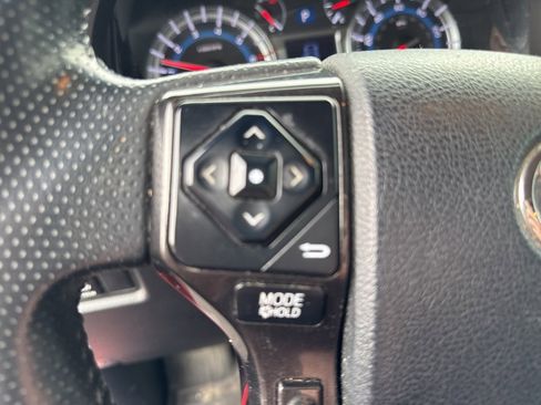 Used 2017 Toyota 4Runner TRD Off-Road Premium image 26