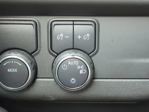 Used 2021 Chevrolet Suburban LT RWD image 64