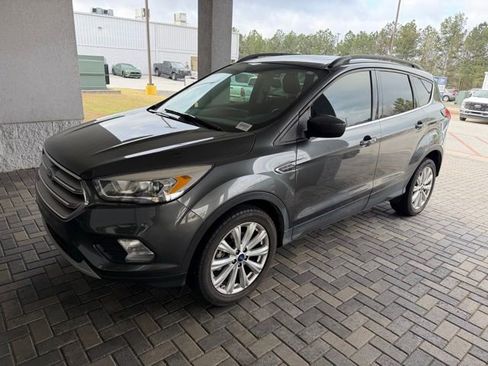 Used 2019 Ford Escape SEL image 2