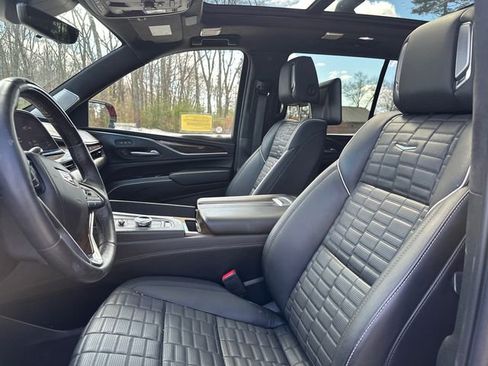 Used 2023 Cadillac Escalade Sport Platinum w/ LPO, ONYX Package AWD/4WD image 37