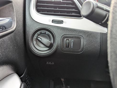 Used 2020 Dodge Journey SE w/ Blacktop Package FWD image 16
