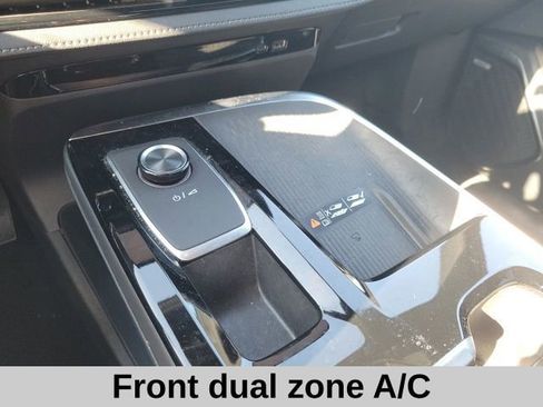 Used 2025 Buick Enclave Preferred w/ Power Package AWD/4WD image 7