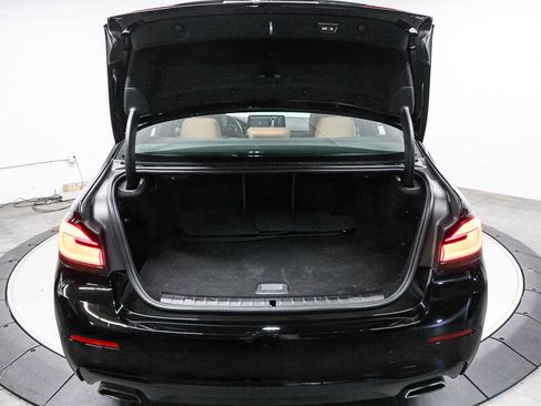 Certified 2023 BMW 530e w/ Convenience Package image 26