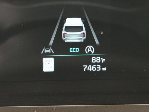 Used 2025 Kia Telluride S FWD image 30