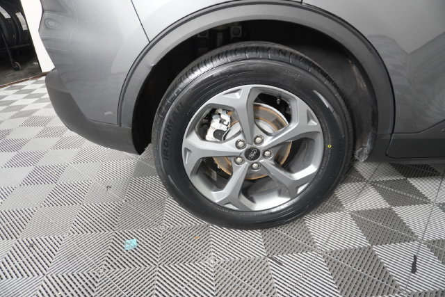 Used 2025 Ford Escape ST-Line FWD image 14