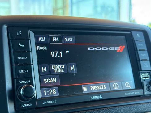 Used 2019 Dodge Grand Caravan SXT FWD image 20