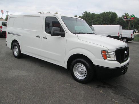 Used 2019 Nissan NV 2500 SV image 1