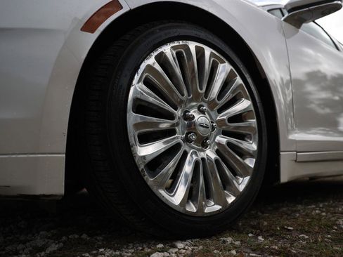Used 2013 Lincoln MKZ AWD image 28