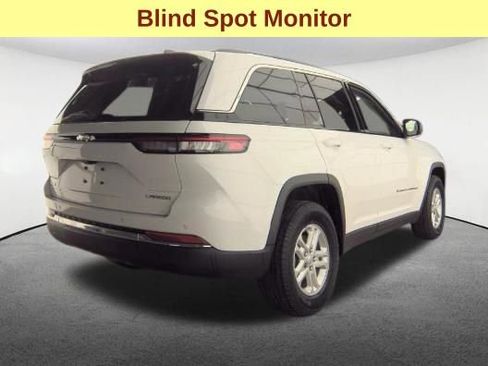 Used 2023 Jeep Grand Cherokee Laredo w/ Luxury Tech Group I image 5