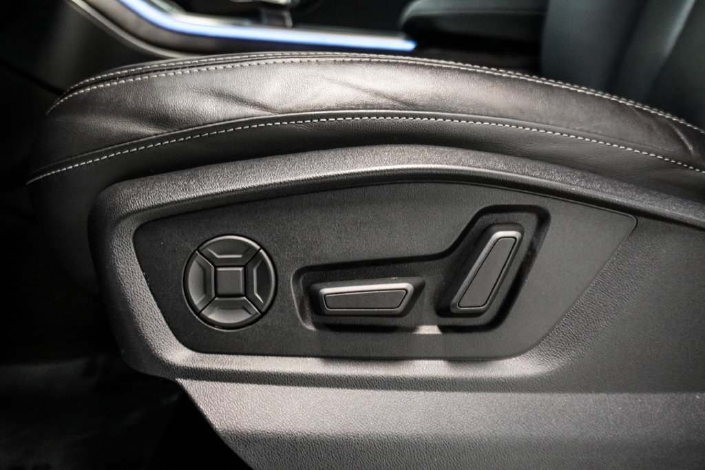 Used 2022 Audi Q8 Premium AWD/4WD image 7