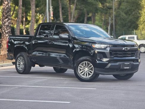 Used 2024 Chevrolet Colorado LT w/ LT Convenience Package RWD image 2