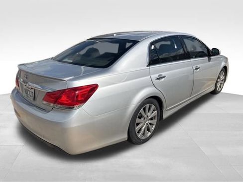 Used 2011 Toyota Avalon Limited image 21