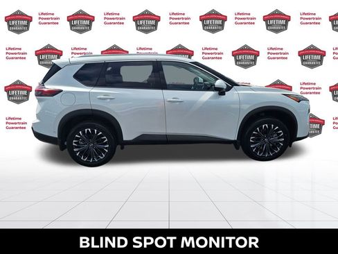 Used 2025 Nissan Rogue SL w/ Tech Package image 8