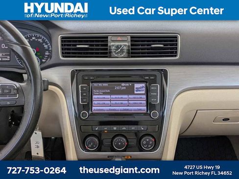 Used 2014 Volkswagen Passat 1.8T SE FWD image 19