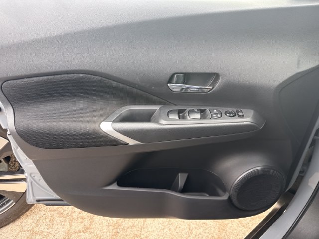 Certified 2024 Nissan Kicks SV FWD image 11