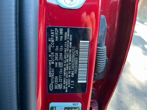 Used 2025 Hyundai Elantra SEL image 27