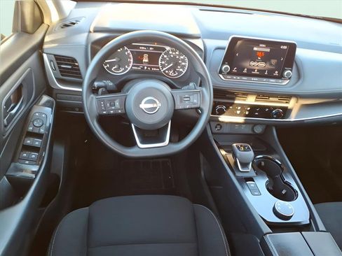 Used 2024 Nissan Rogue S image 8