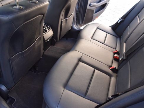 Used 2010 Mercedes-Benz E 350 4MATIC Sedan image 44