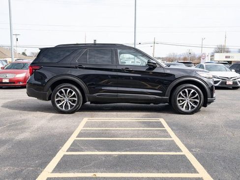 Used 2025 Ford Explorer ST-Line image 6