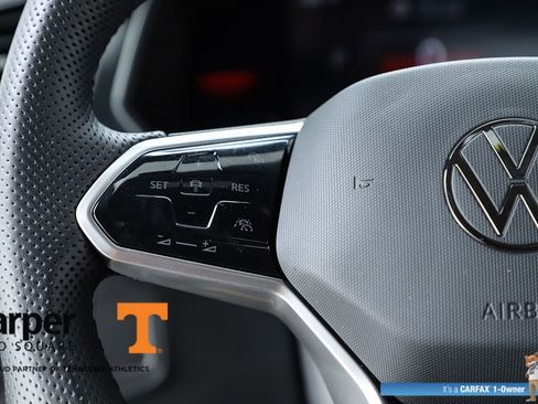 Used 2023 Volkswagen Tiguan SE R-Line image 21