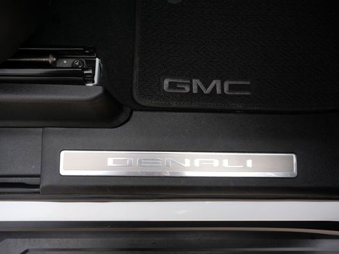Used 2025 GMC Yukon Denali AWD/4WD image 23