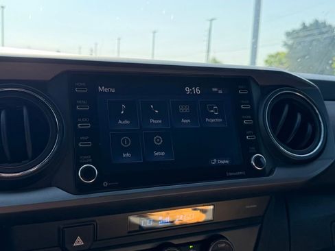 Used 2022 Toyota Tacoma TRD Off-Road image 23