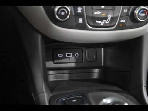 Certified 2021 Chevrolet Equinox LS AWD/4WD image 14