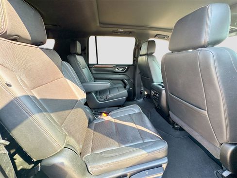 Used 2023 Chevrolet Suburban High Country w/ Premium Package image 30