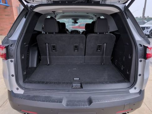 Used 2021 Chevrolet Traverse LT FWD image 21