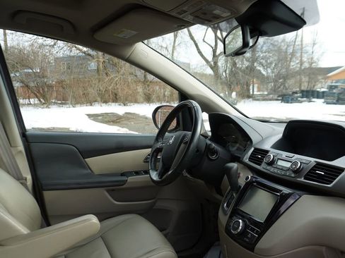 Used 2016 Honda Odyssey EX-L image 9