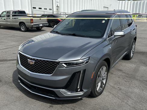 Used 2022 Cadillac XT6 Premium Luxury w/ Platinum Package AWD/4WD image 5