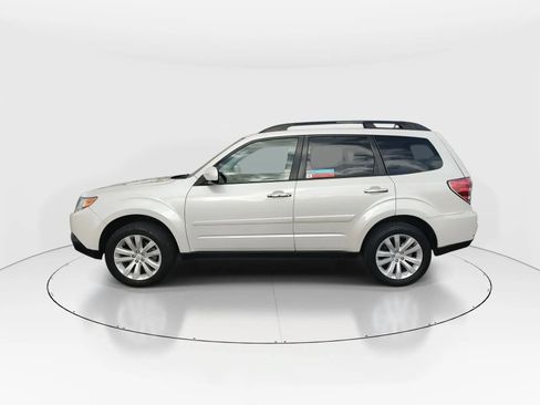 Used 2013 Subaru Forester 2.5X Premium w/ All-Weather Pkg AWD/4WD image 5