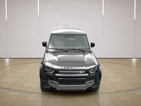 Used 2025 Land Rover Defender 110 X-Dynamic SE AWD/4WD image 36