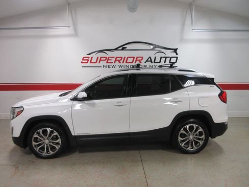 Used 2019 GMC Terrain SLT w/ Preferred Package image 3