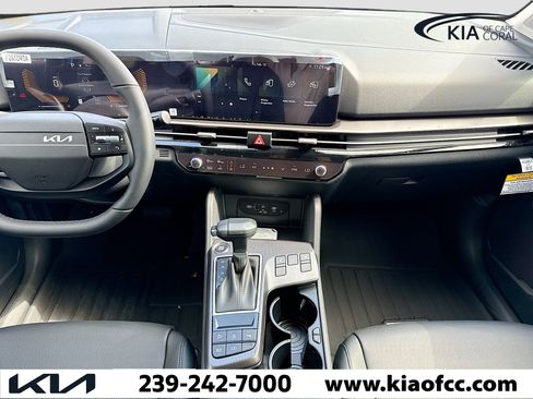New 2026 Kia Sportage EX w/ EX Panorama Roof Package FWD image 17
