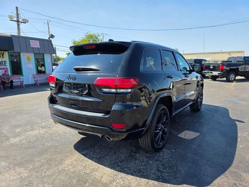Used 2018 Jeep Grand Cherokee Altitude image 6