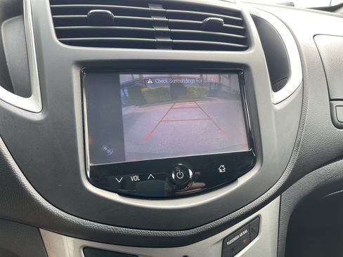 Used 2015 Chevrolet Trax LT w/ LPO, Cargo Package FWD image 17