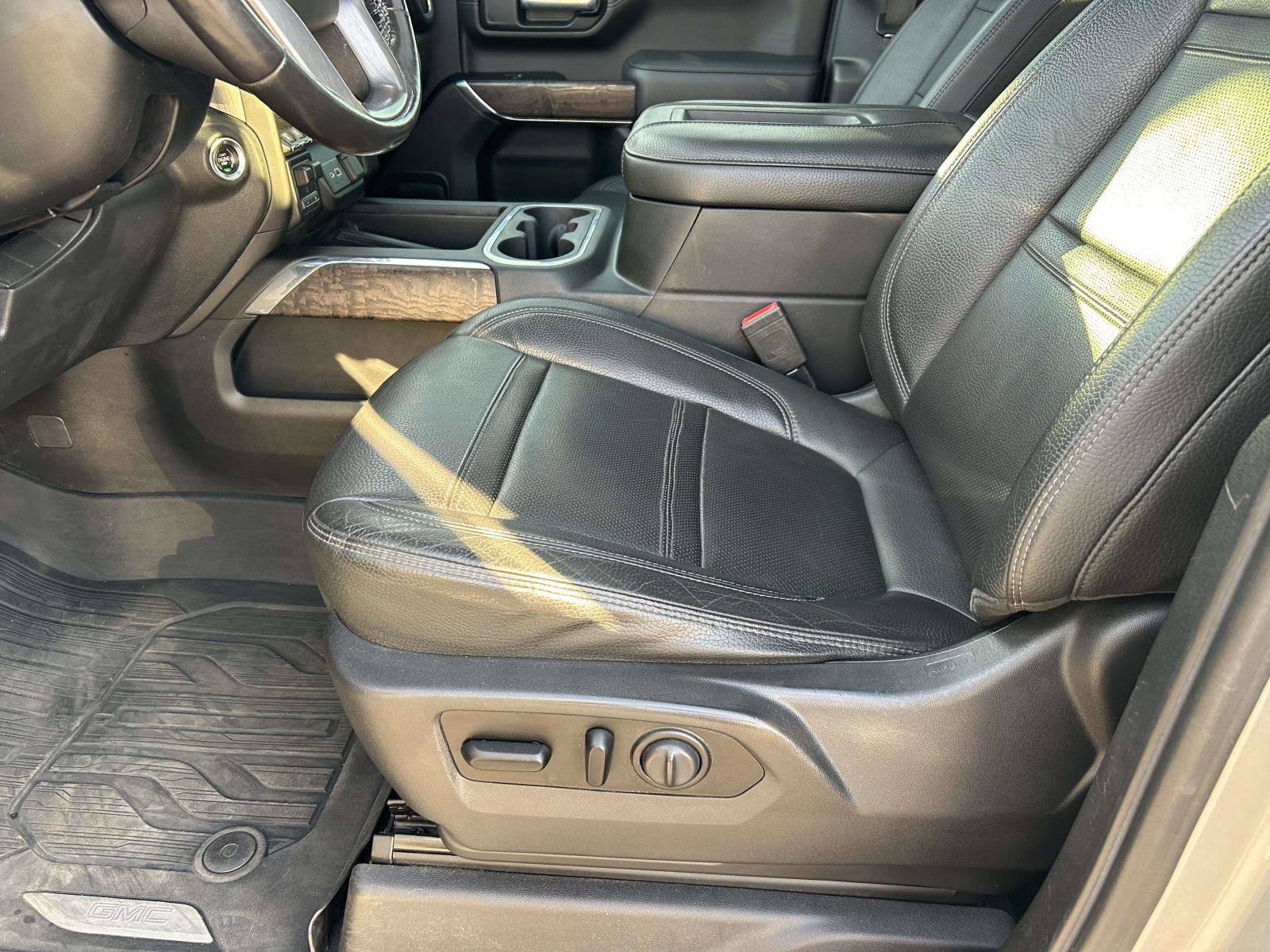 Used 2020 GMC Sierra 2500 Denali w/ Denali Ultimate Package AWD/4WD image 19